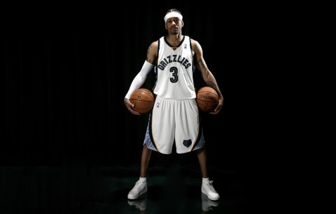 爱游戏官网-篮球赛场焦点！瑞士队对阵葡萄牙队，主力缺阵，替补球员挺身而出